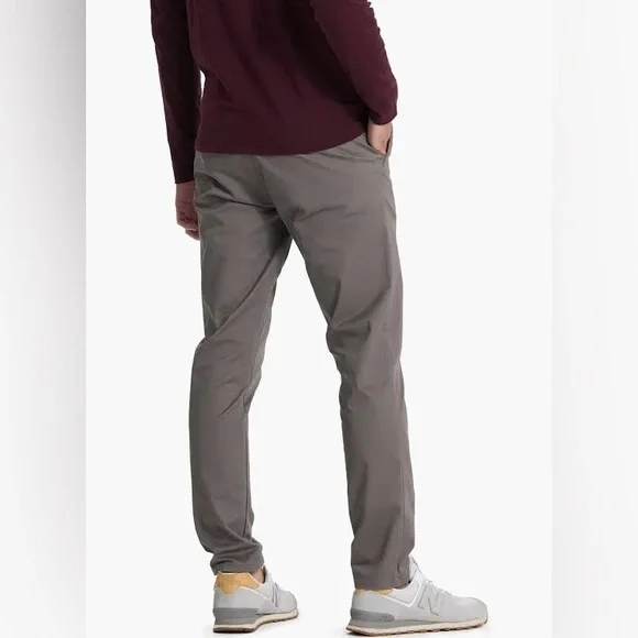 Vuori Men’s Collins Chino Pant Gray 30 Tailored Stretch Twill Sueded Cotton